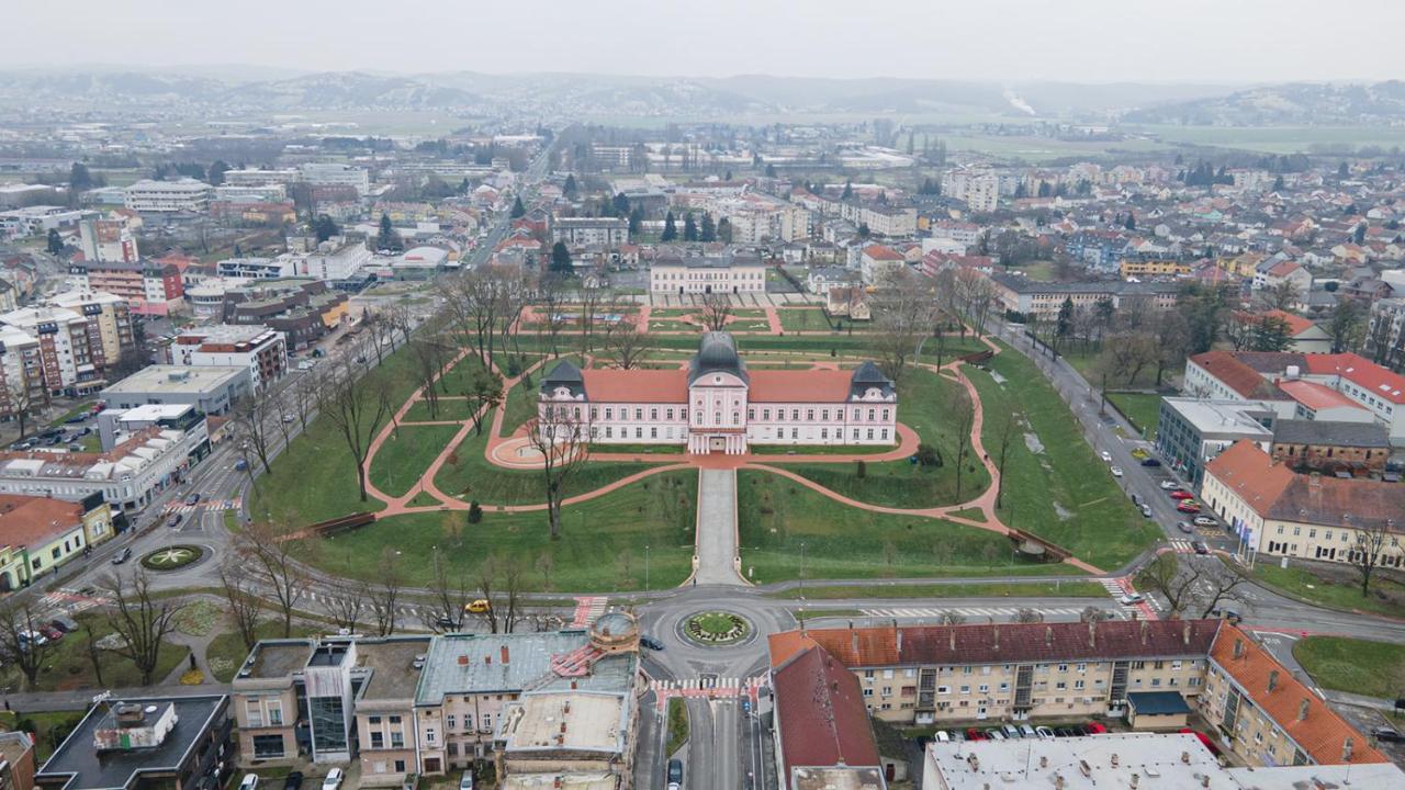 Apartmani Mozart-Centar Вировитица Экстерьер фото